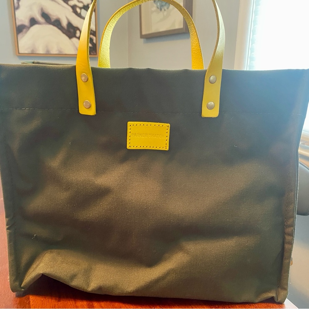 Parker Thatch medium Mimi in olive and yellow
